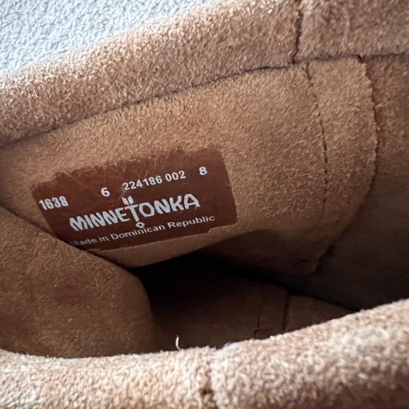 Minnetonka 3 layer fringe boots - Picture 4 of 4